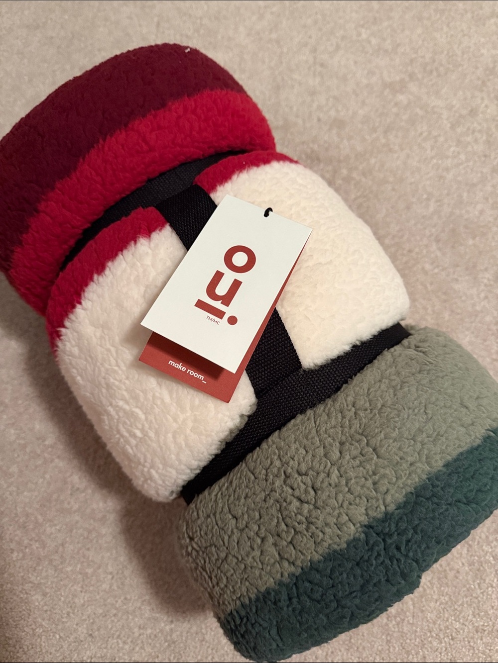 NWT Oui Sherpa Throw